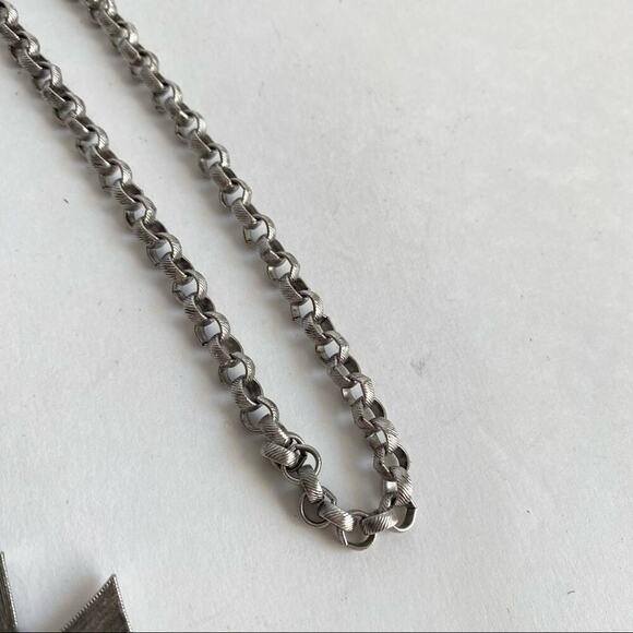 Vintage Maltese Cross Necklace Silver Tone Teal Green Stones Pendant Long 30” - Picture 5 of 10